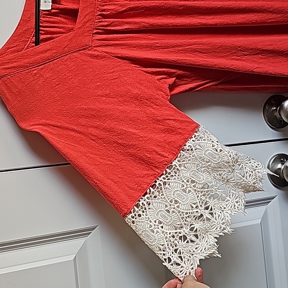 Umgee Linen and Cotton Blend Dress With Crochet Lace Detailing In Women's Small - Picture 2 of 10